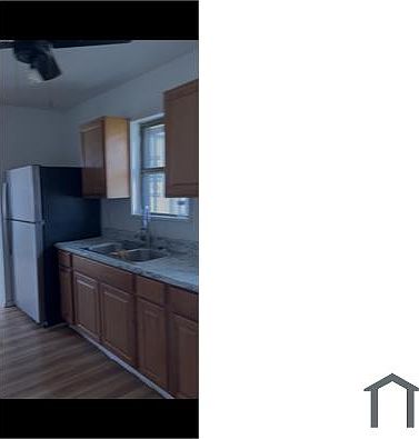 4th image of 18079 Blandford Rd