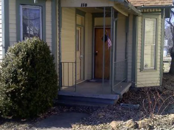 110 W Poplar St, North Vernon, IN 47265