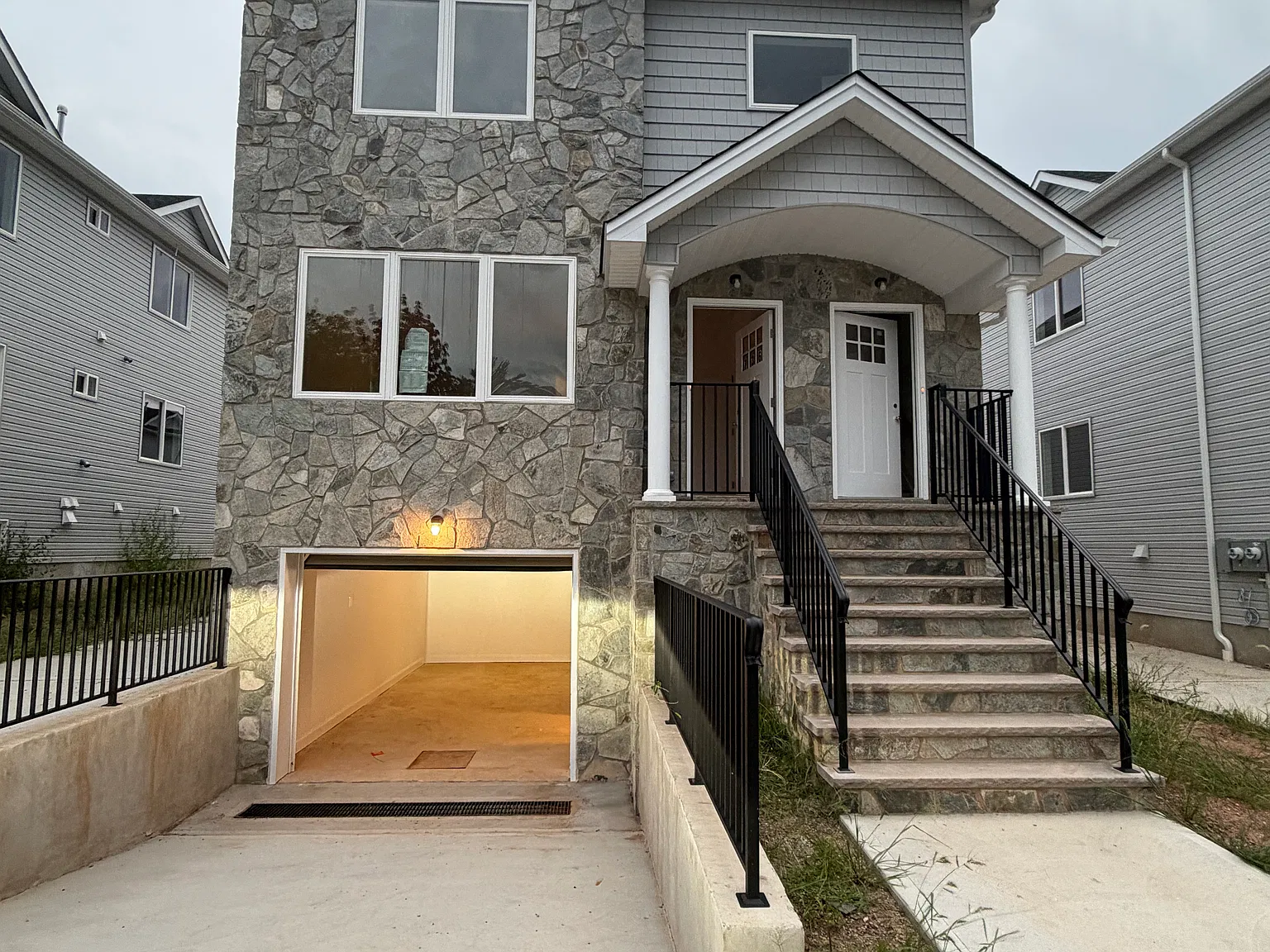 3 bed, $3,800 — Photo 1
