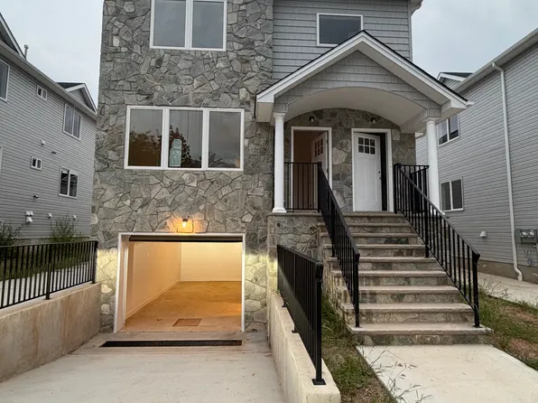 736 Maguire Ave #A, Staten Island, NY 10309