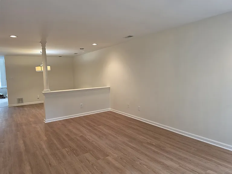 303 Harvest Ln — Photo 4