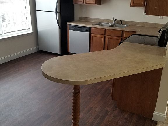 3rd image of 504 Hyde Park Ln #504