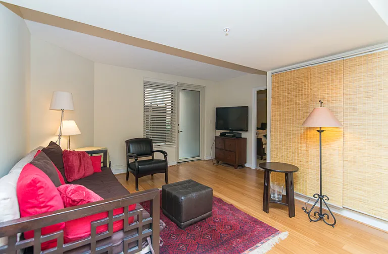 915 E St NW #317 — Photo 1