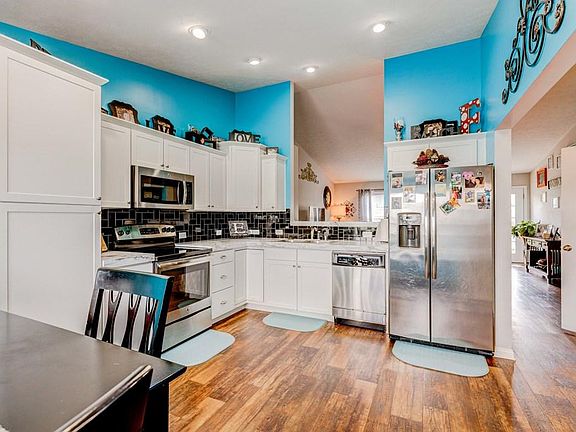 2nd image of 5540 Goldenrod Ln