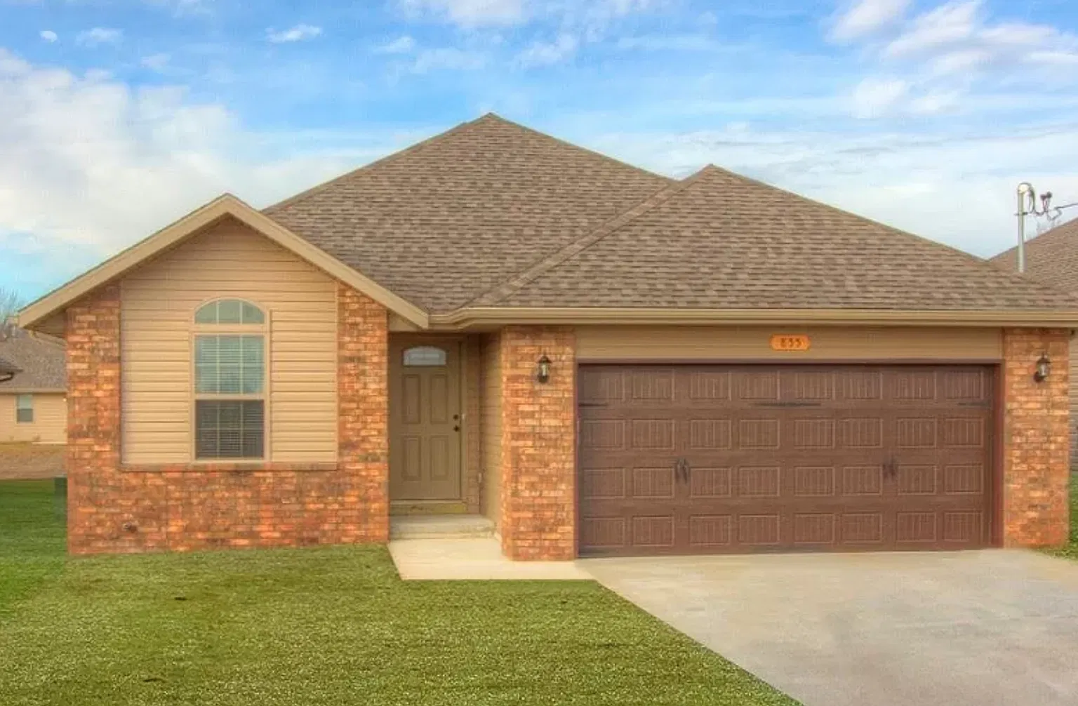 4 Bedroom Rental in Springfield MO — Photo 1