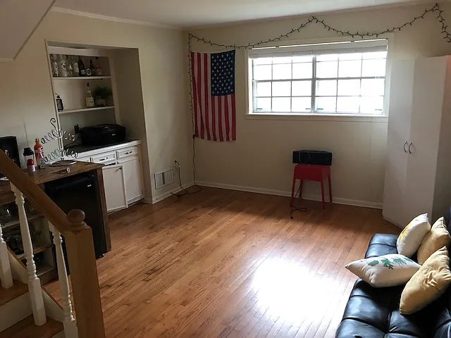 1403 Short Ave — Photo 3