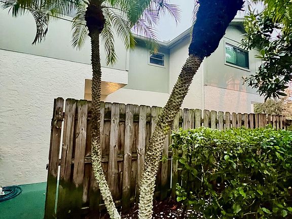 2nd image of 4320 Lilac Street #2c