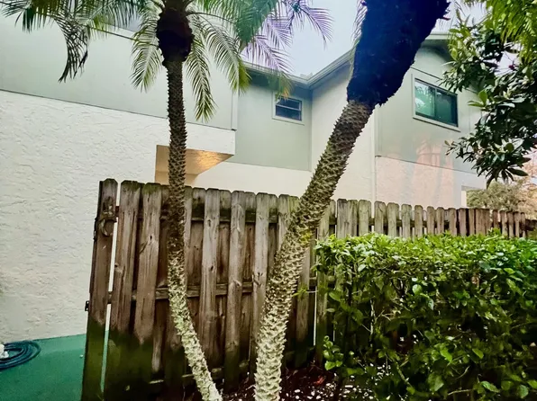 4320 Lilac Street #2c, Palm Beach Gardens, FL 33410