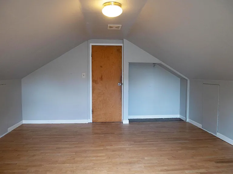 1725 N Killingsworth St — Photo 14