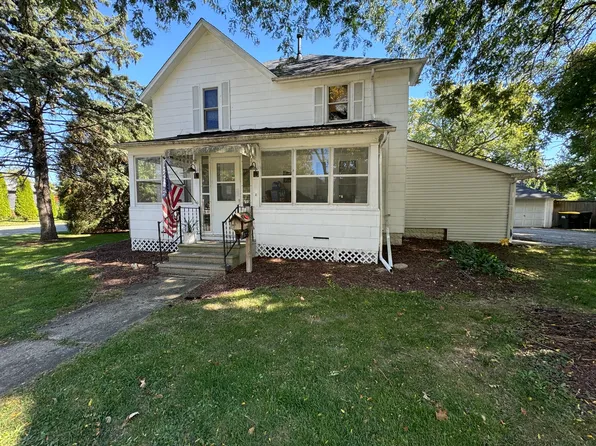 138 N Washington St, Genoa, IL 60135