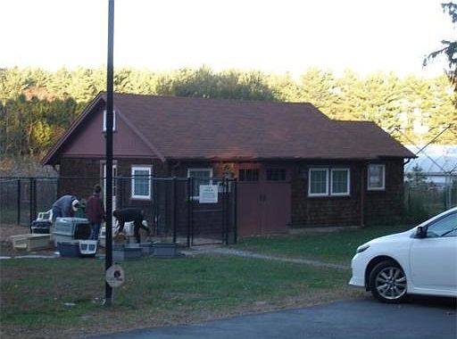 2nd image of 604 Boston Post Rd