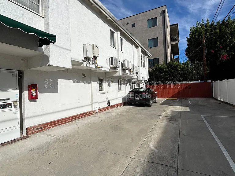 10818 W Blix St #818-2 — Photo 13