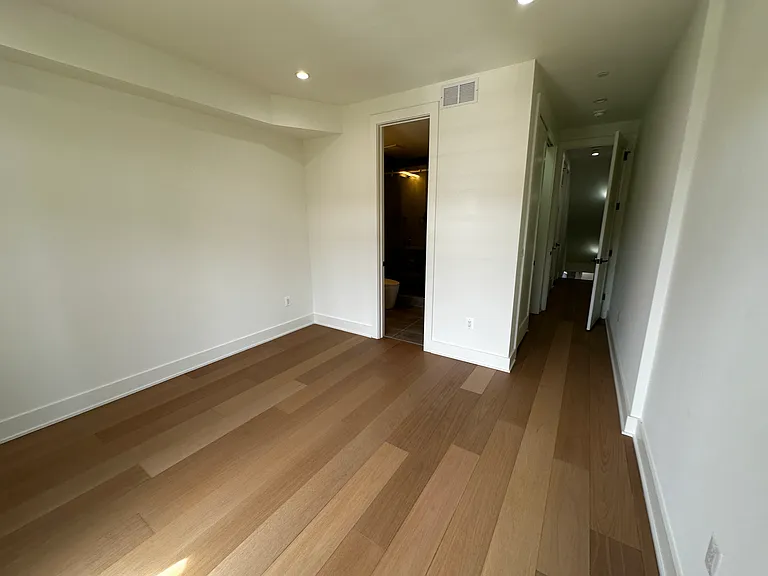 517 M St NE #1 — Photo 29