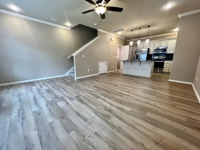 892 W Hughes St — Photo 4