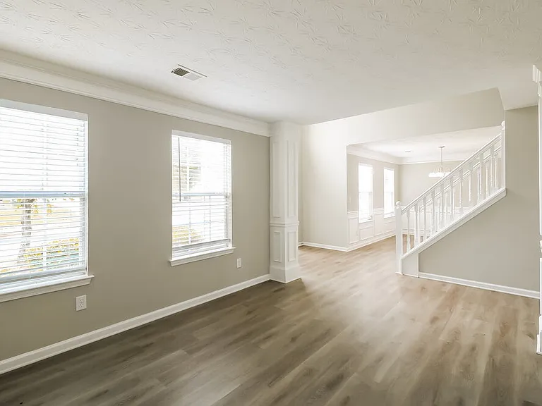 80 Greenway Dr — Photo 6