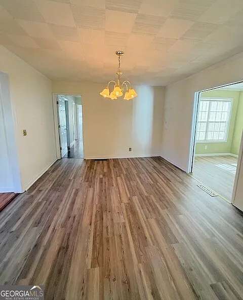 4 bed, 2.0 bath, 2168 sqft, $1,825 — Photo 2