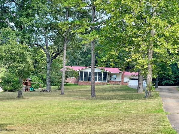 601 S Parrott Dr, Huntsville, AR 72740