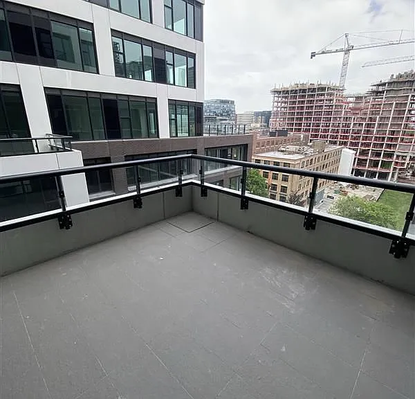 455 Wellington St W #701 — Photo 14