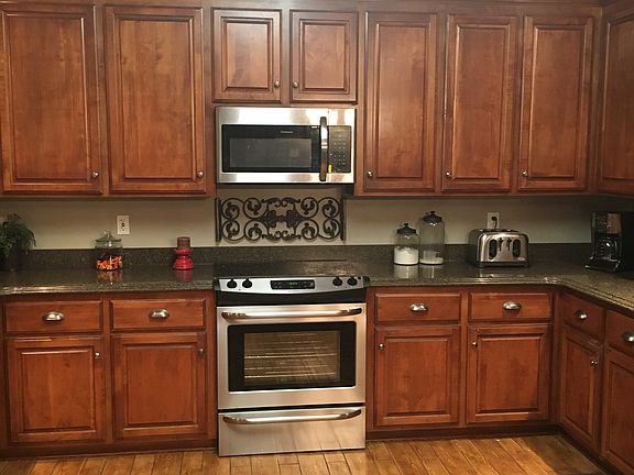 3rd image of 217 Inglewood Way