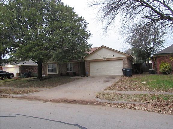 2nd image of 2816 Creekwood Ln