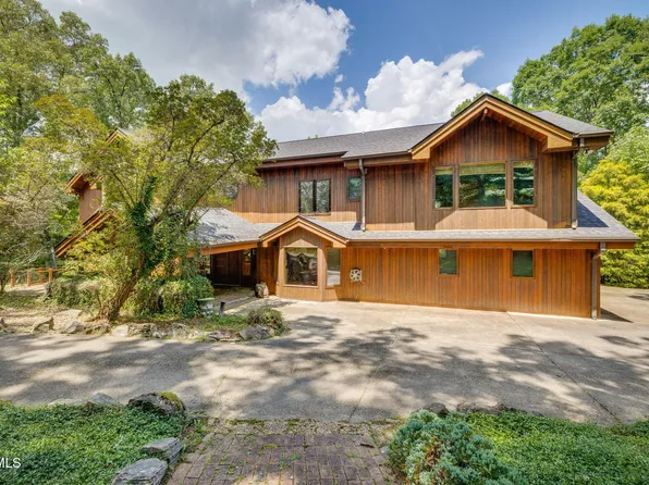579 Lake Dr, Piney Flats, TN 37686