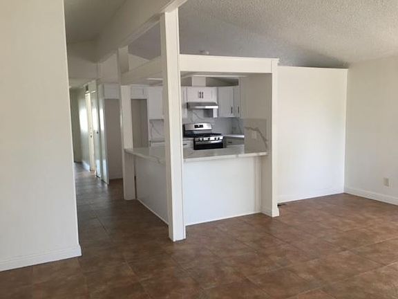 3rd image of 239 Las Brisas Cir