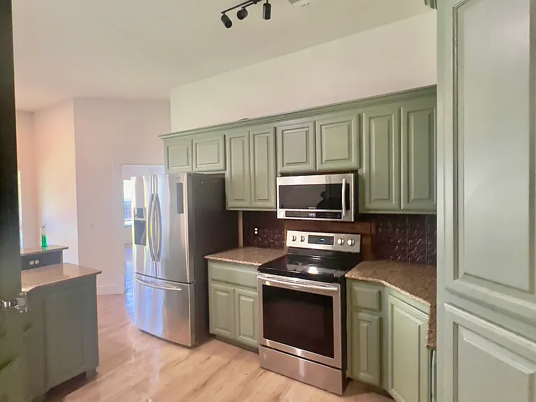 1121 Charlton Rd — Photo 15