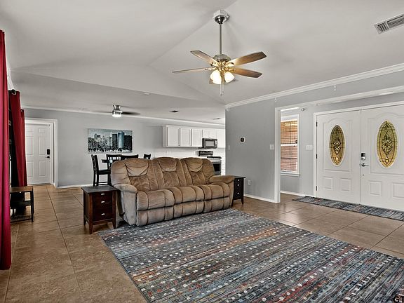 5th image of 2707 Silver Spring Trl