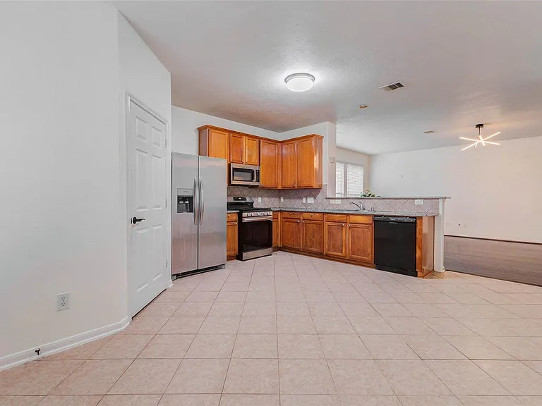 7434 Jacobs Well Dr — Photo 8