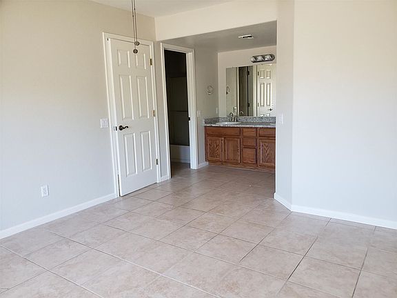 4th image of 3235 W Runion Dr