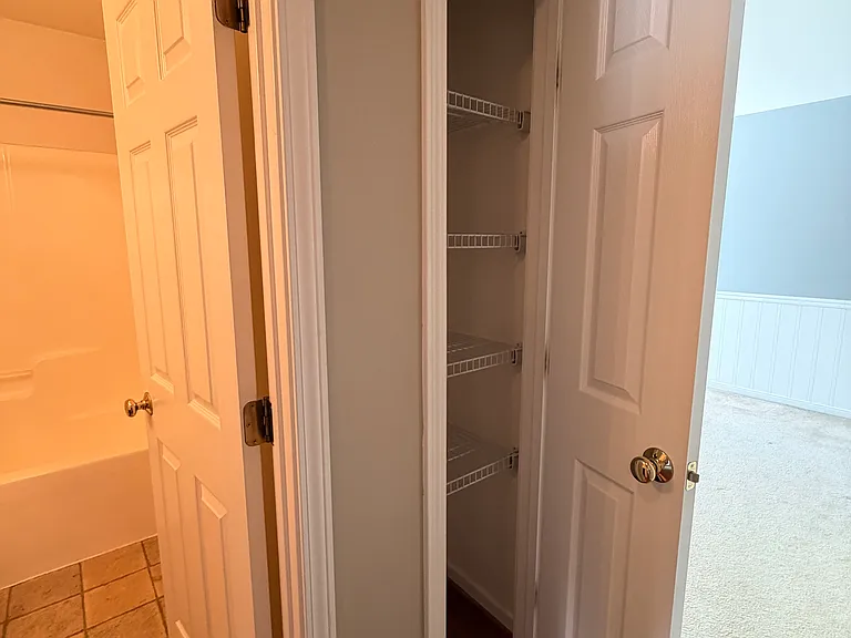4566 Woodway Dr — Photo 26