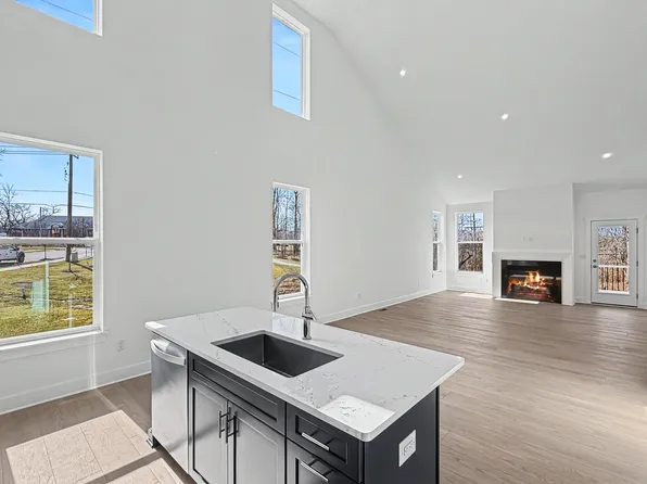 5374 Trail Vista Dr, West Bloomfield, MI 48323