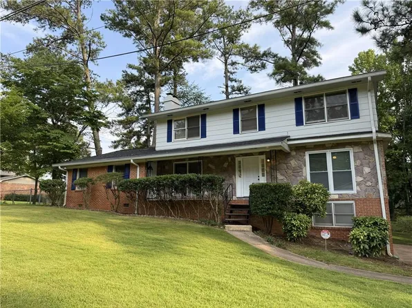 490 Tall Deer Dr, Fairburn, GA 30213