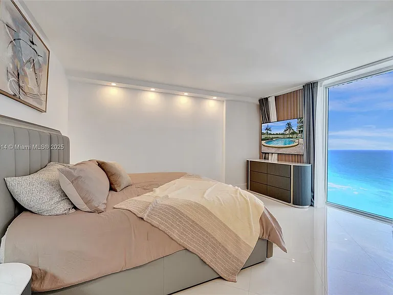 4001 S Ocean Dr #16P — Photo 1