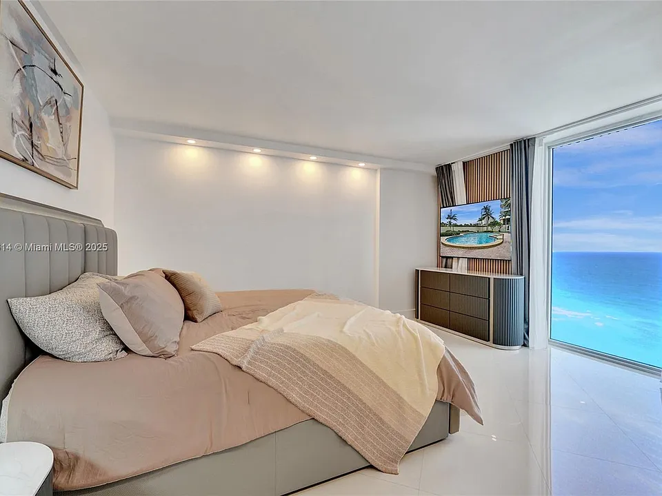 4001 S Ocean Dr #16P