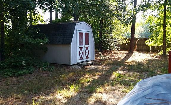 2nd image of 3900 Mariposa Dr