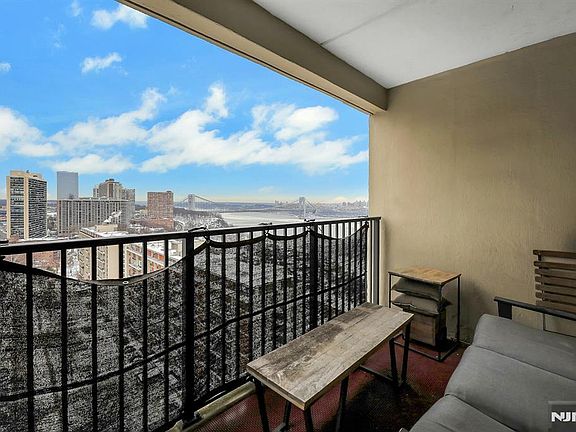 4th image of 6 Horizon Rd #2209