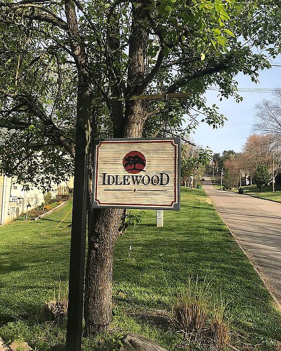 2nd image of 628 Idlewood Ln #1-4
