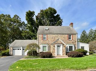 4 Samuel St, Trumbull, CT 06611