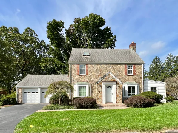4 Samuel Street, Trumbull, CT 06611