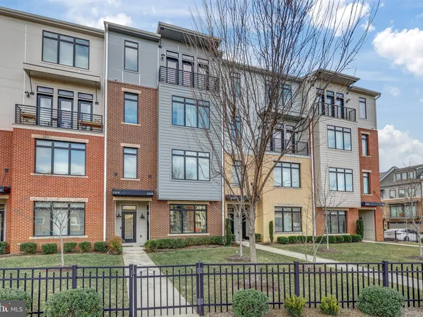 1010 Ribbon Limestone Ter SE, Leesburg, VA 20175