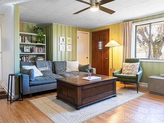 3rd image of 44 Presbyterian Church Rd