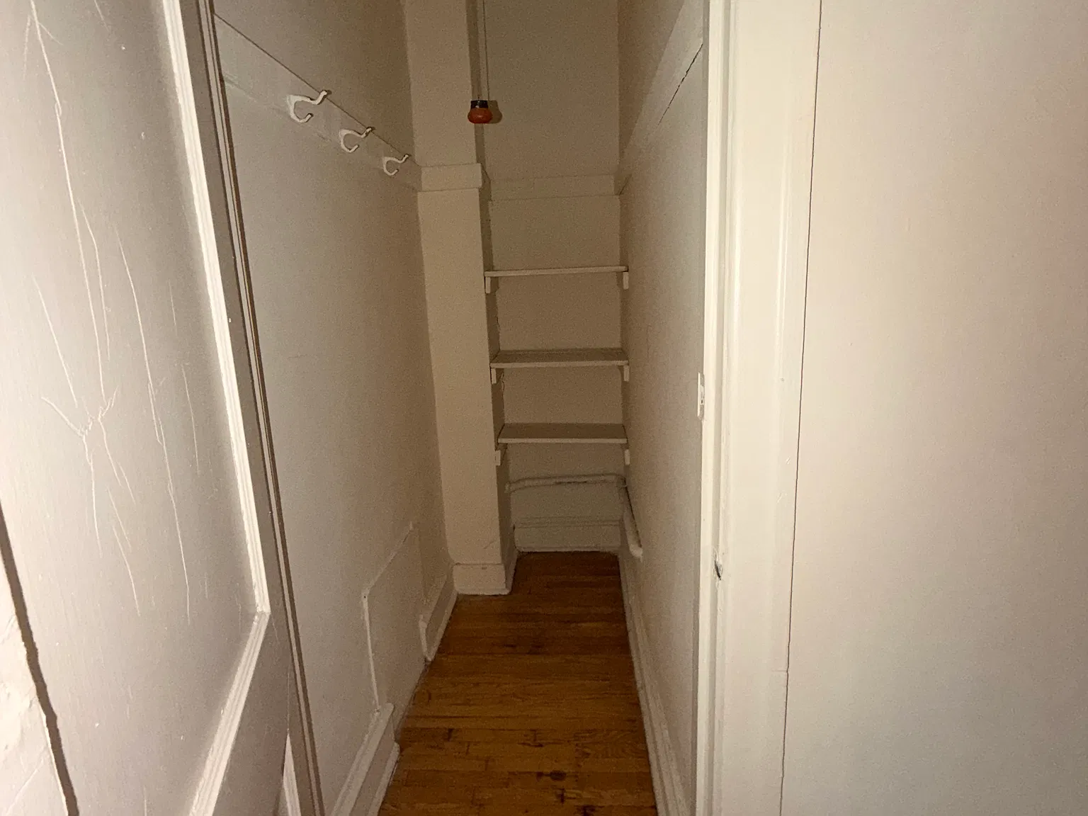 Studio, 350 sqft, $985 — Photo 4