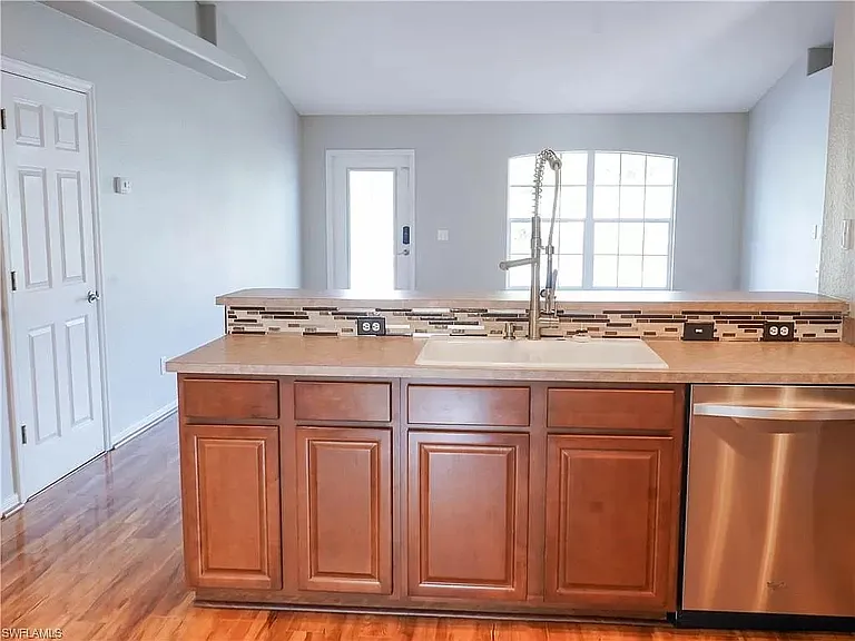 17556 Brentwood Ct — Photo 7