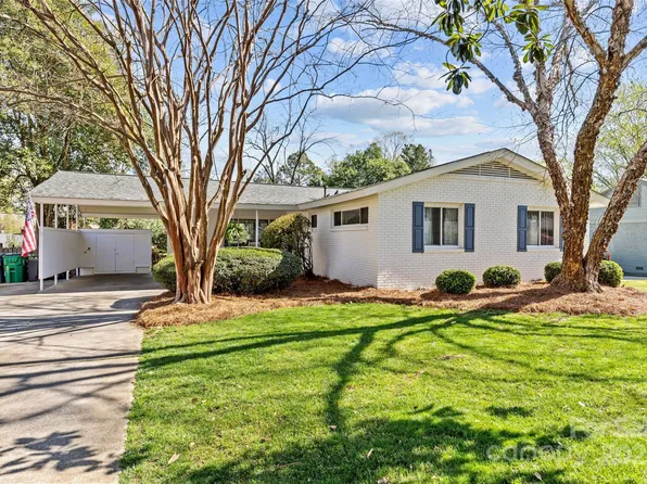 821 Fairbanks Rd, Charlotte, NC 28210