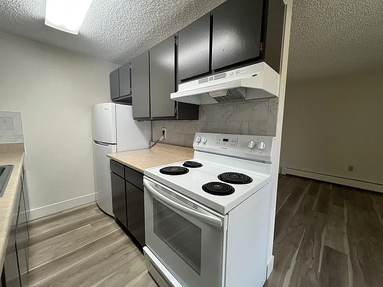 10th Street Square Apartments — Photo 31
