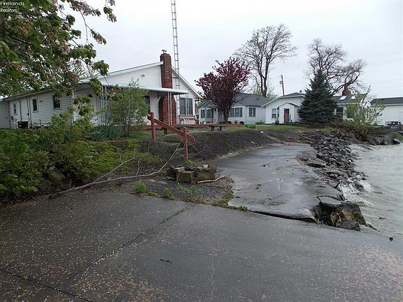 4th image of 104 West Dr