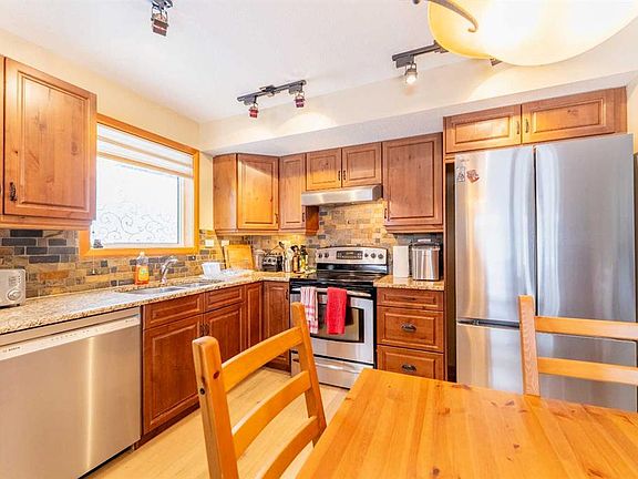 5th image of 100 SW Rundle Dr #24