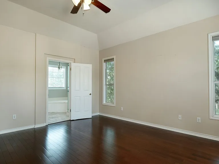 1629 Chesterwood Cv — Photo 9