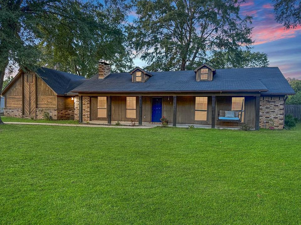 1st image of 6108 Pebble Brook Dr